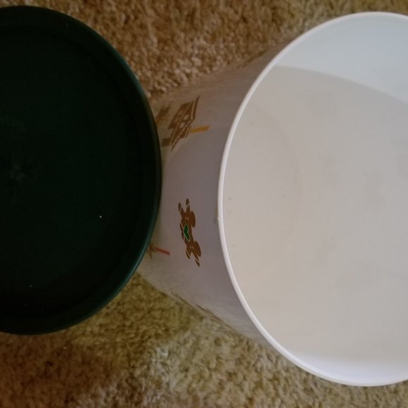 TUPPERWARE 2416 Holiday GINGERBREAD House CANISTER - Picture 7 of 7